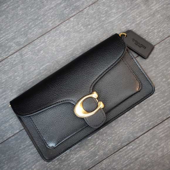 Coach Handbags - NWT Authentic Coach Tabby Chain Clutch